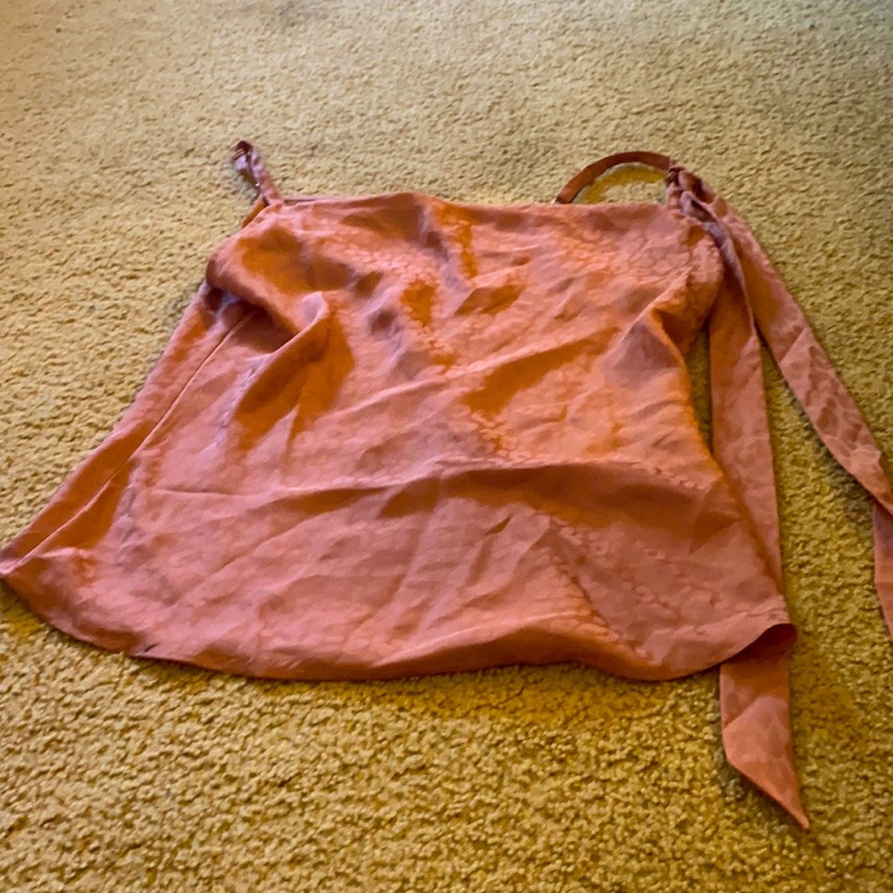 pink shirt